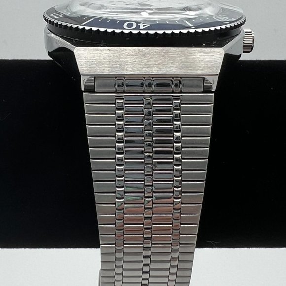 NEW Timex Men's M79 Automatic 40mm Stainless Steel Bracelet Watch - Picture 8 of 8
